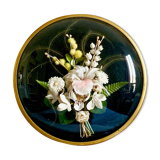 Bulging flower frame