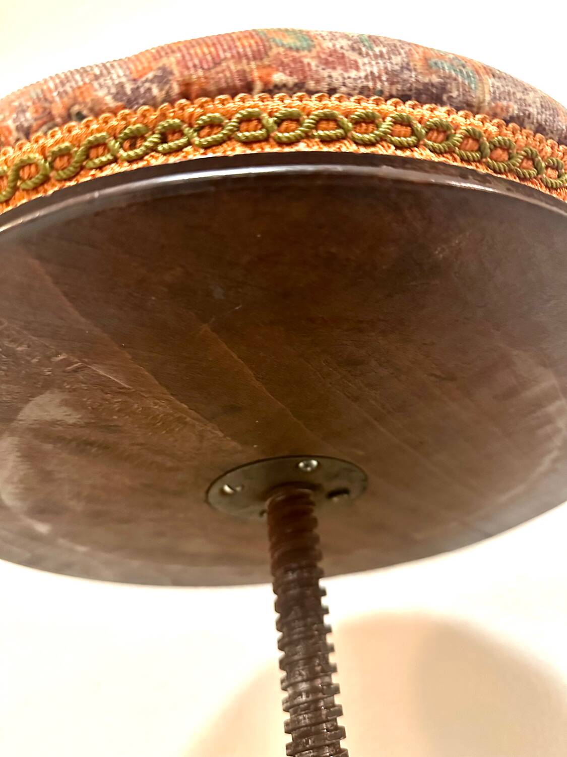 Antique adjustable piano stool in turned wood