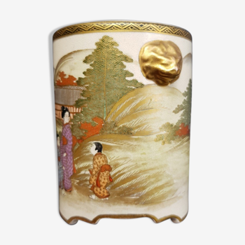 Golden Japanese pot cover with Geisha and child, vase bonsai