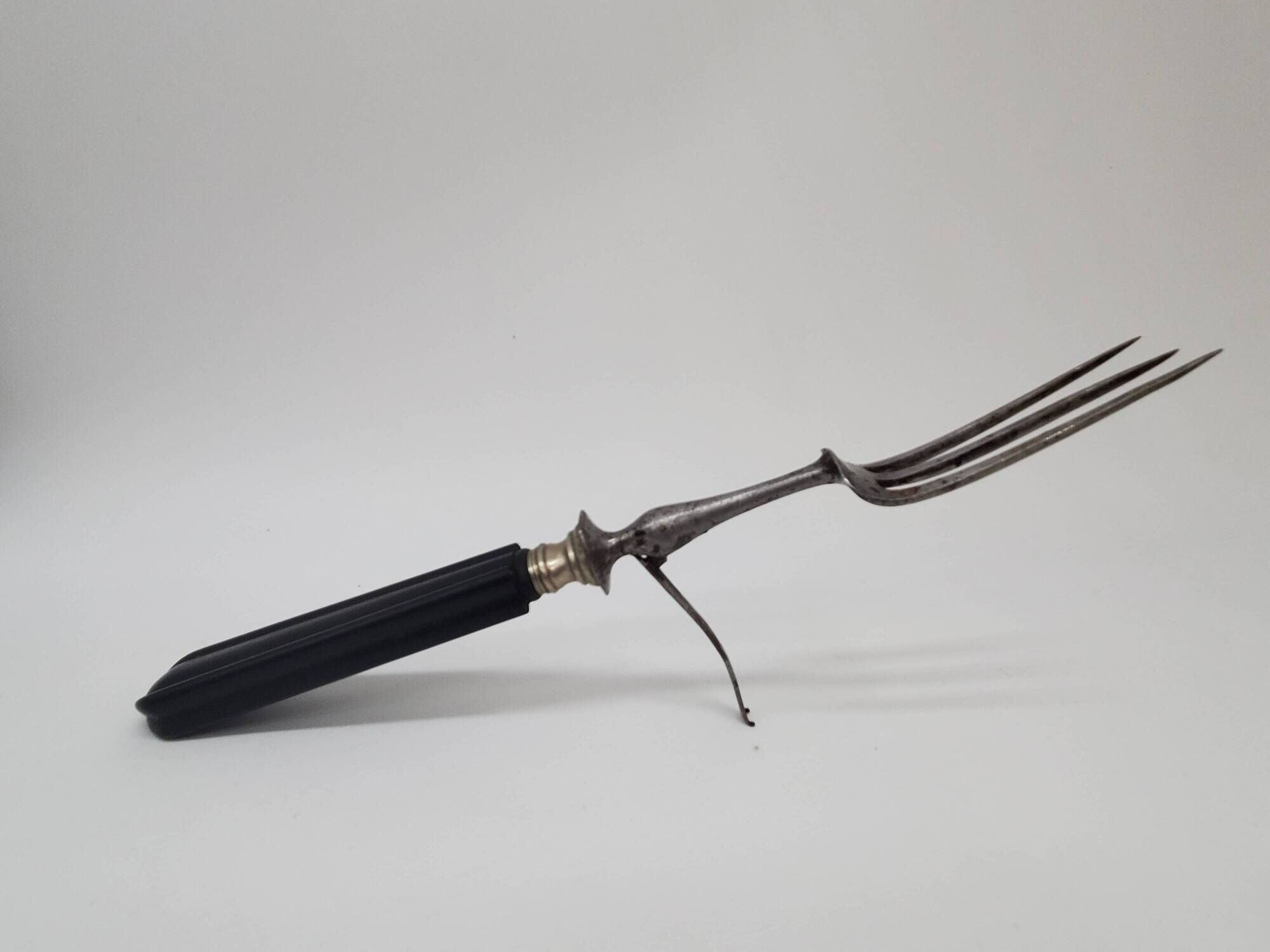 Carving fork with wooden handle