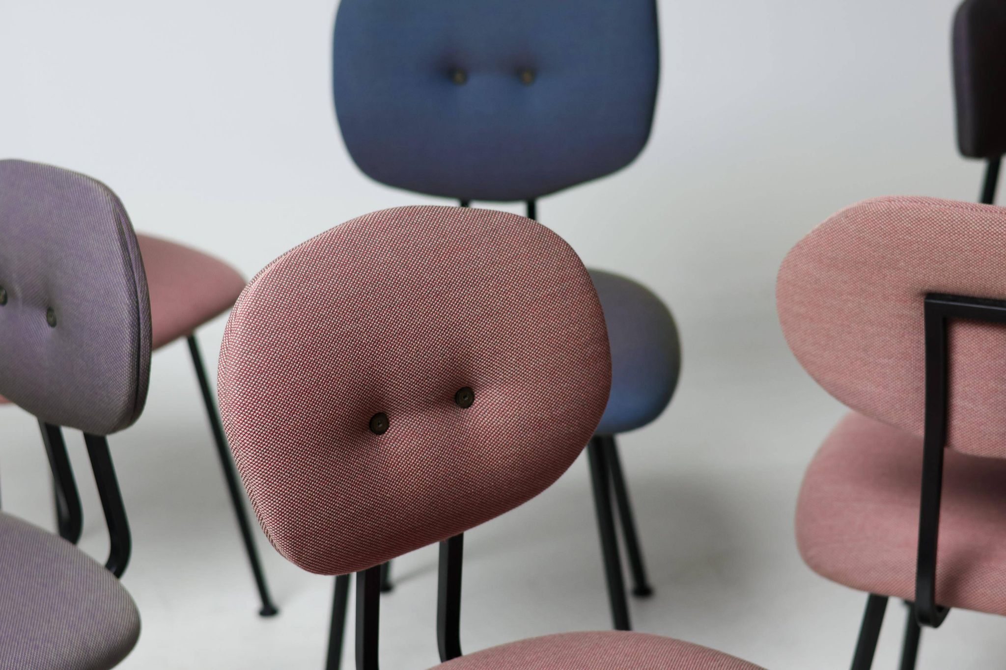 11 chaises Maarten Baas "101" - Custom Camira Main Line