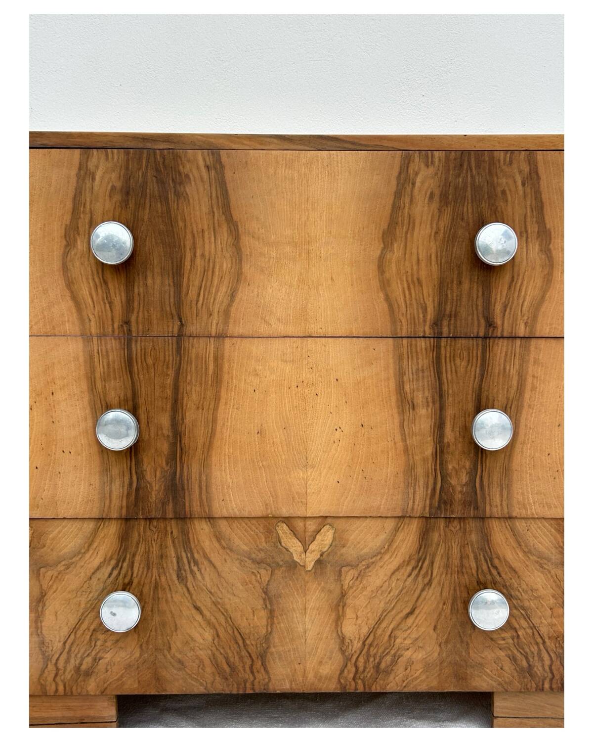 Vintage chest of drawers