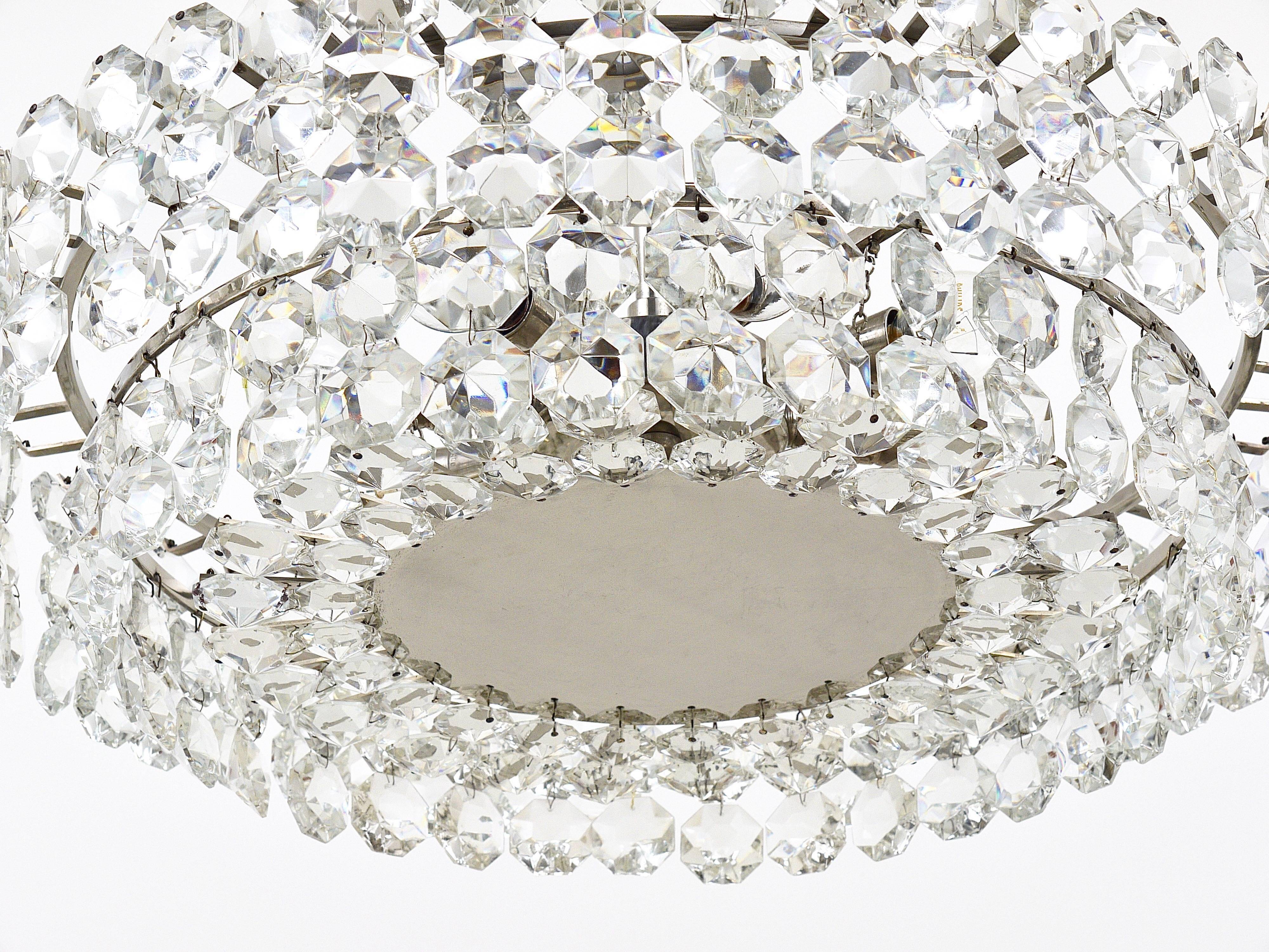 Grand chandelier Bakalowits in nickel and glass with diamond-shaped crystals, 1960s.