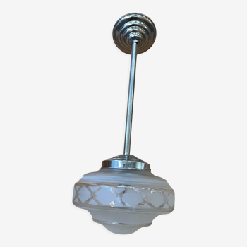 Pendant lamp with art deco glass globe