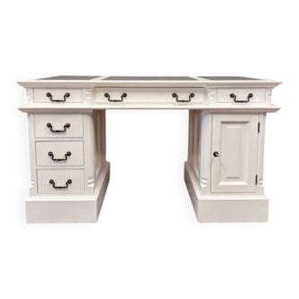 Classic English White Chesterfield Desk