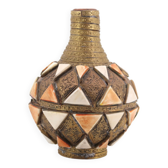 Moroccan vase in terracotta, bone and brass