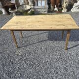 Spindle leg farm table
