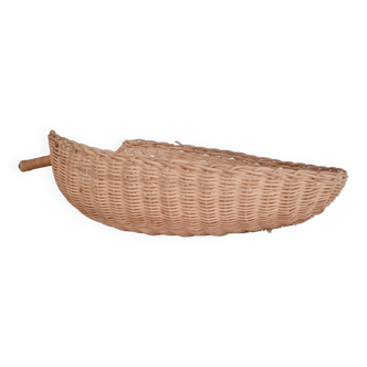 Leaf shape rattan empty pocket basket