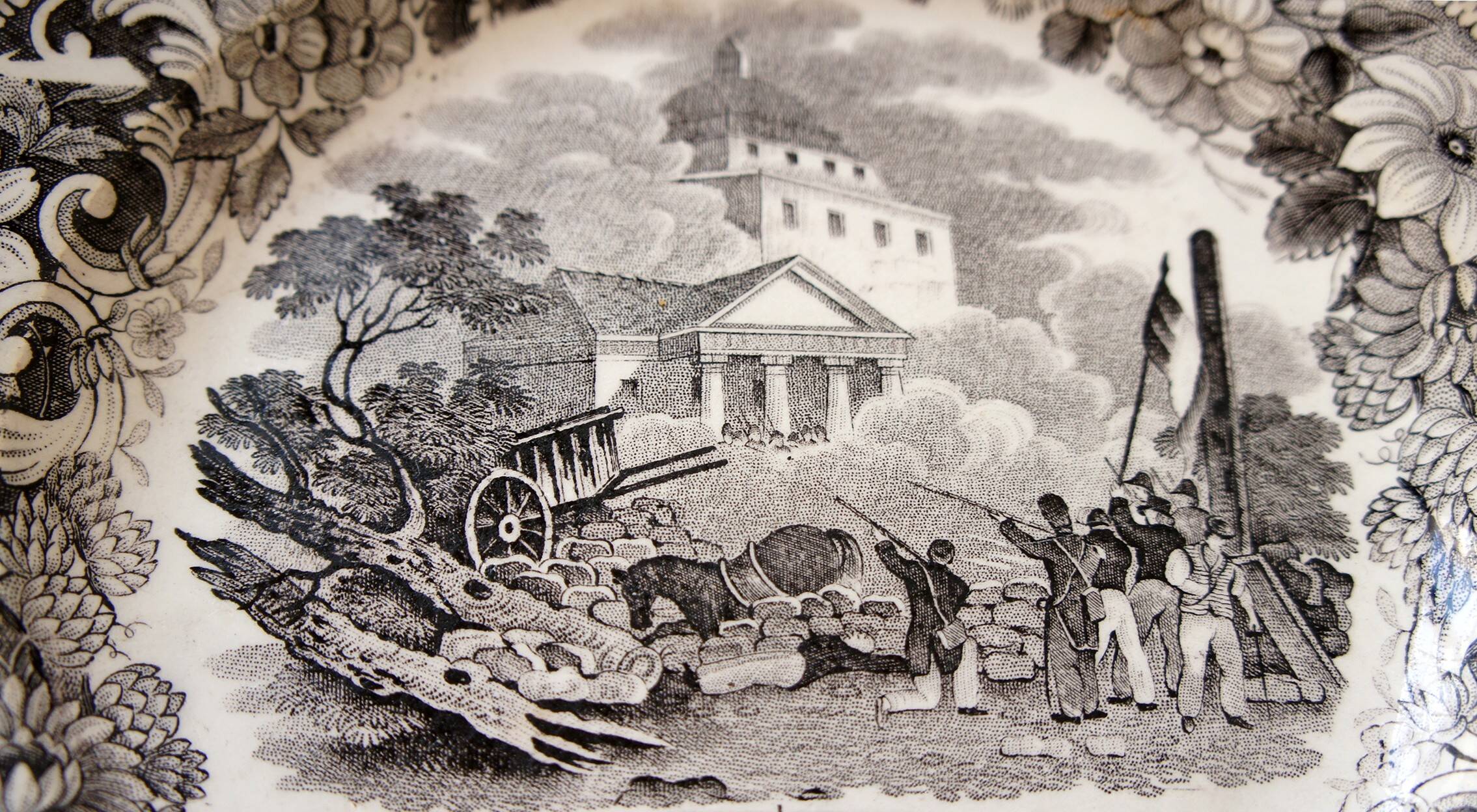 Set of 2 talking plates by Montereau Lebeuf Thibault 19th century