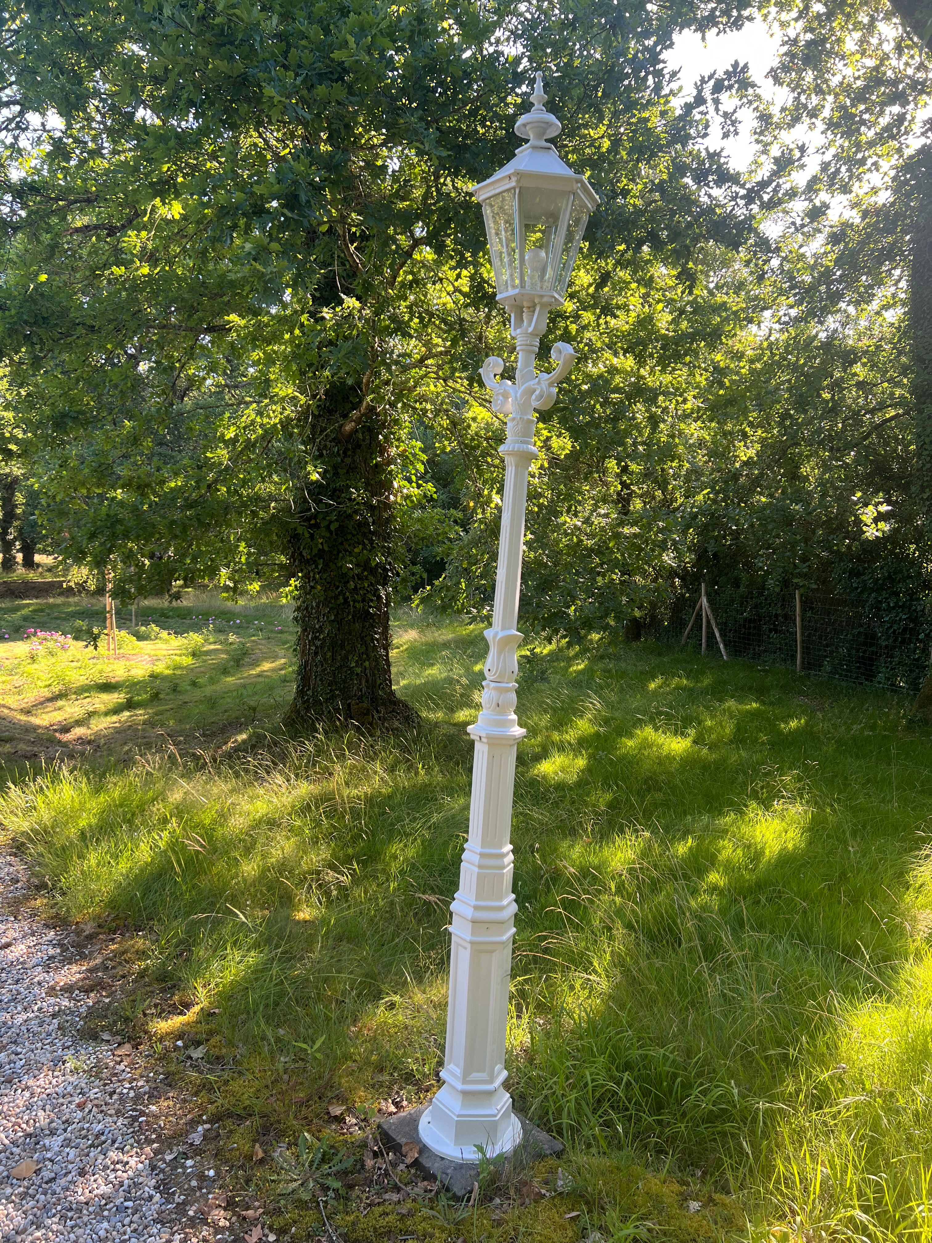 17 lampadaires en fonte