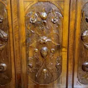 Coffre-banc Renaissance en noyer sculpté – XIXe siècle