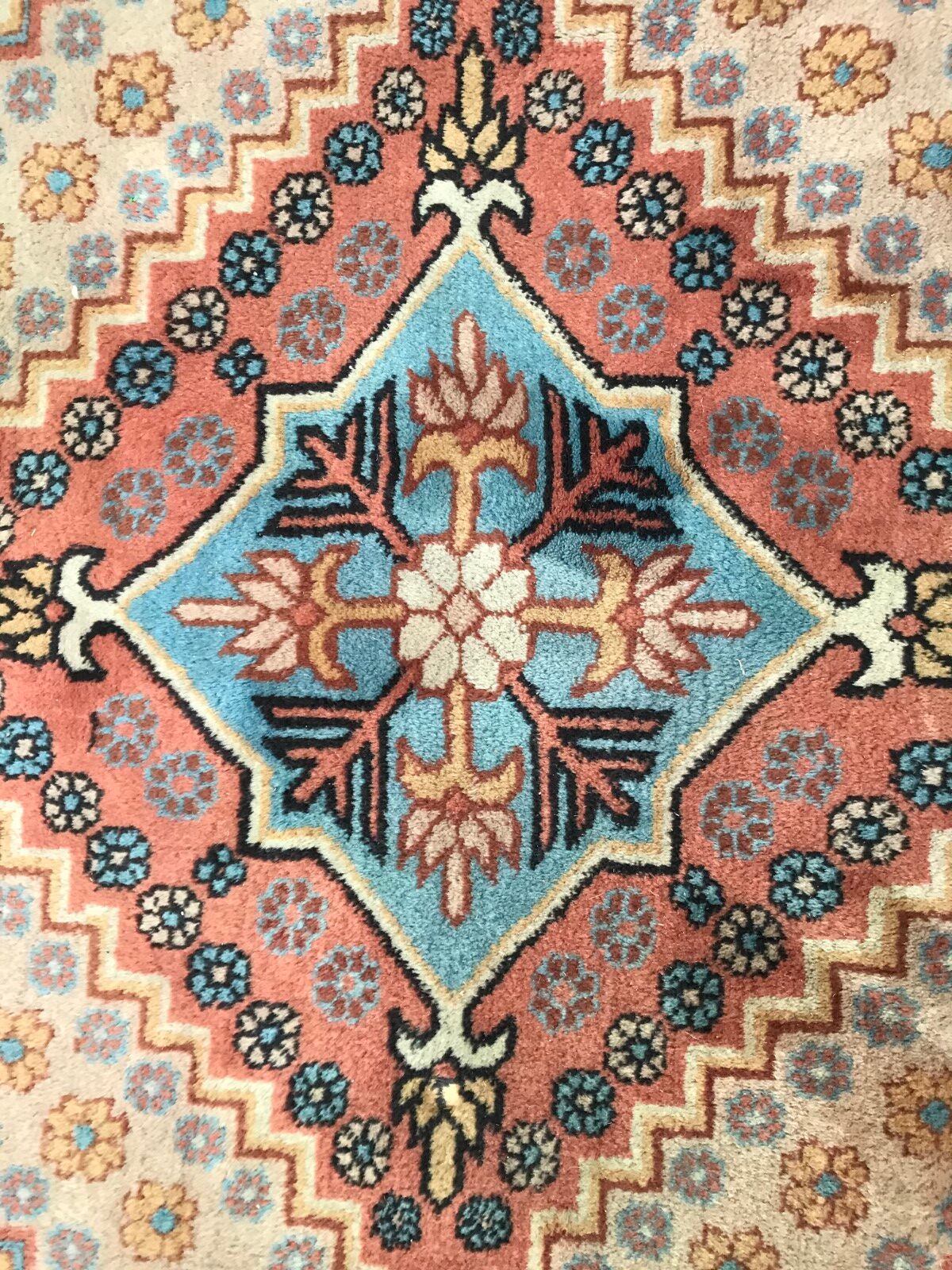 Carpet vintage Sinkiang done hand 178 X 287 CM