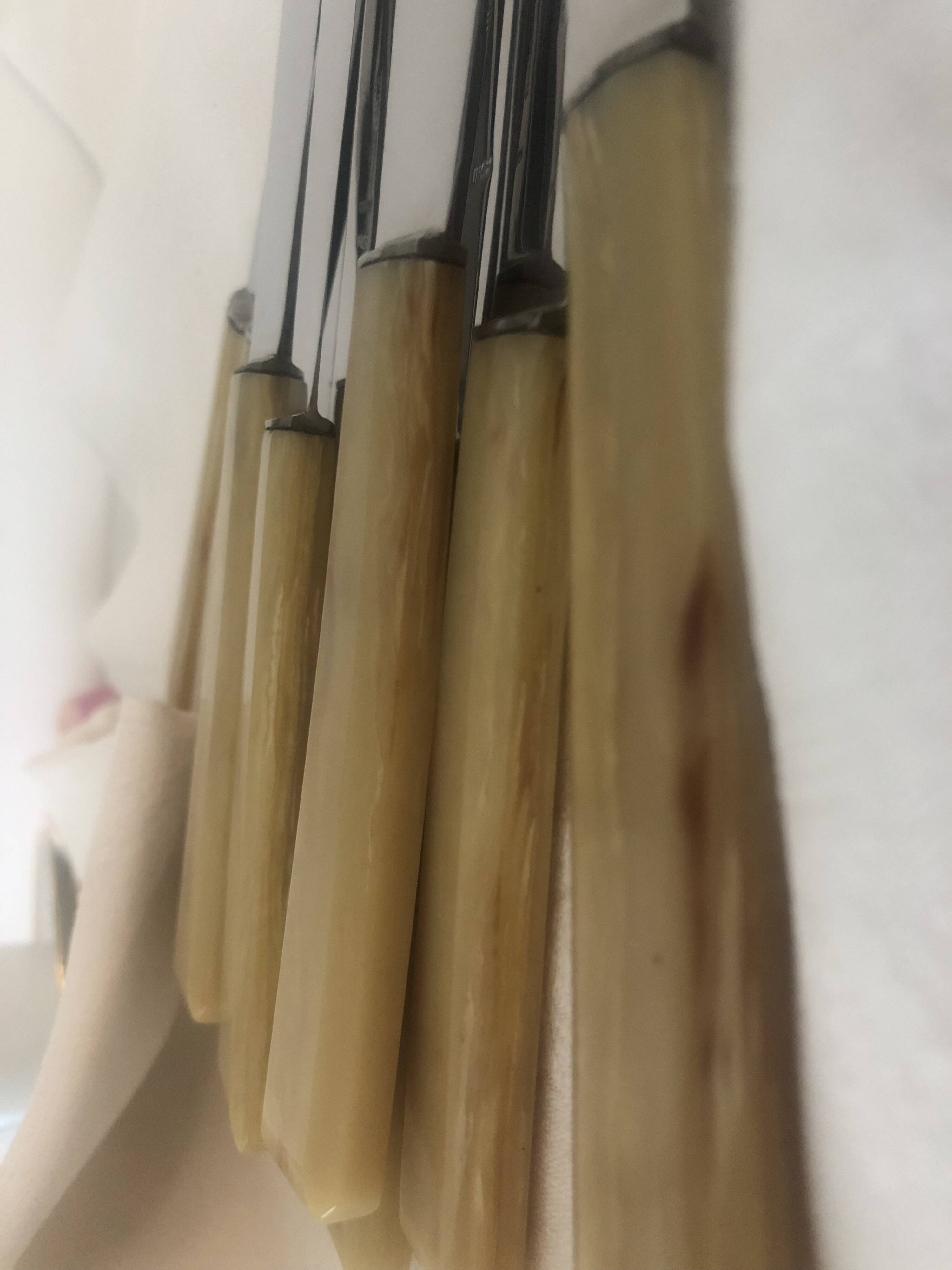 knives in inbox