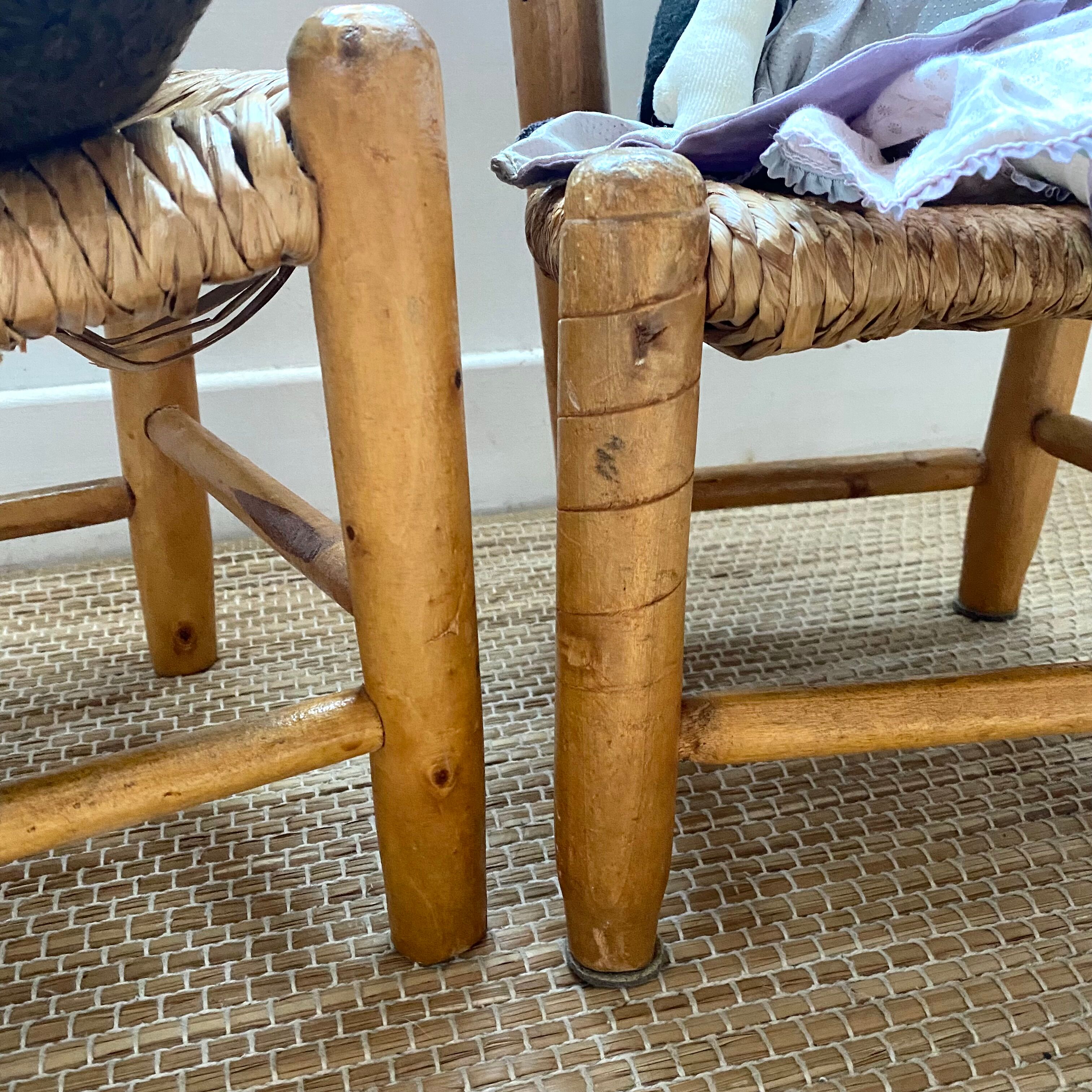 Chaises enfant anciennes en bois et paille