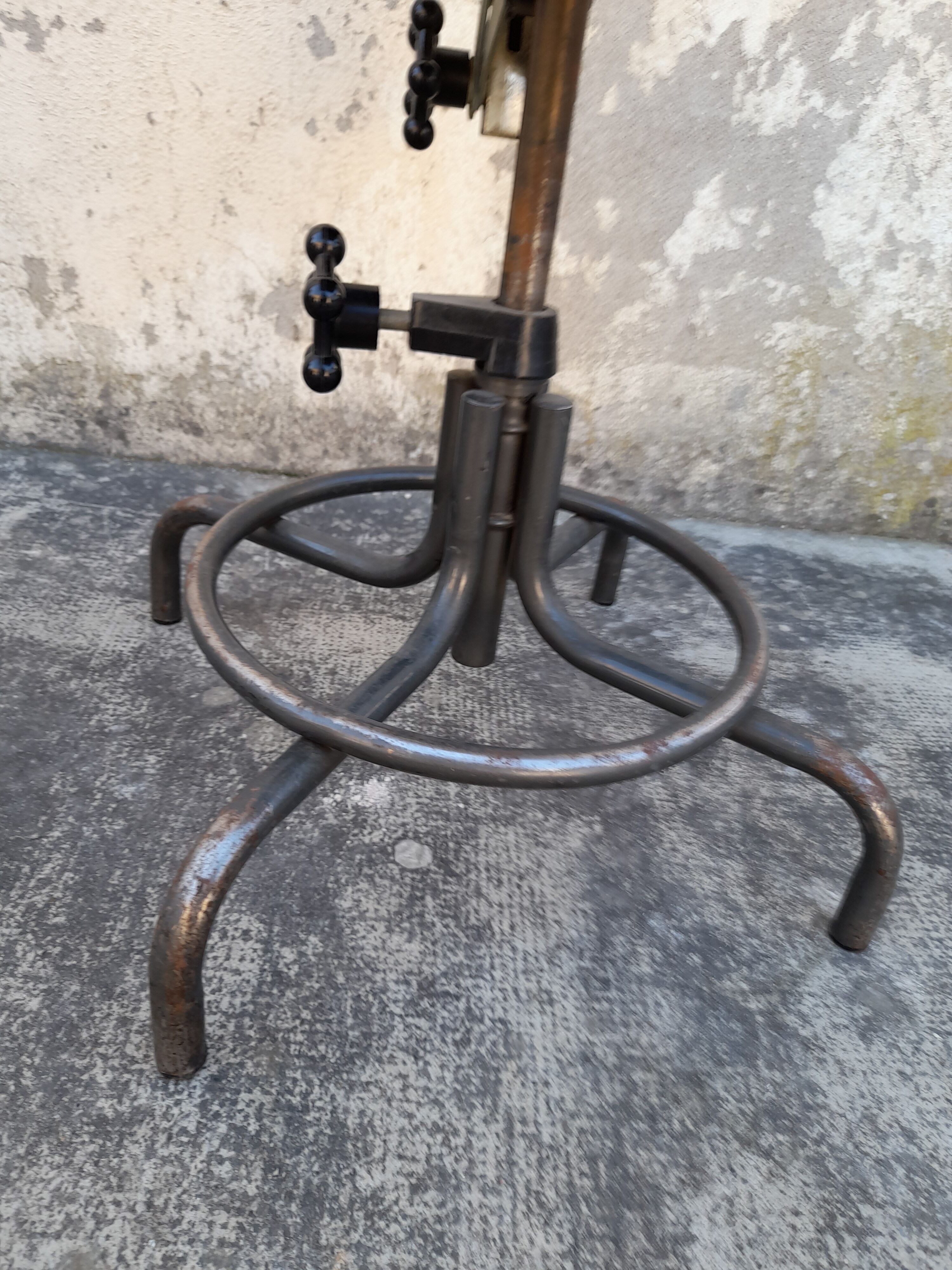 Chaise d'atelier réglable vintage années 50