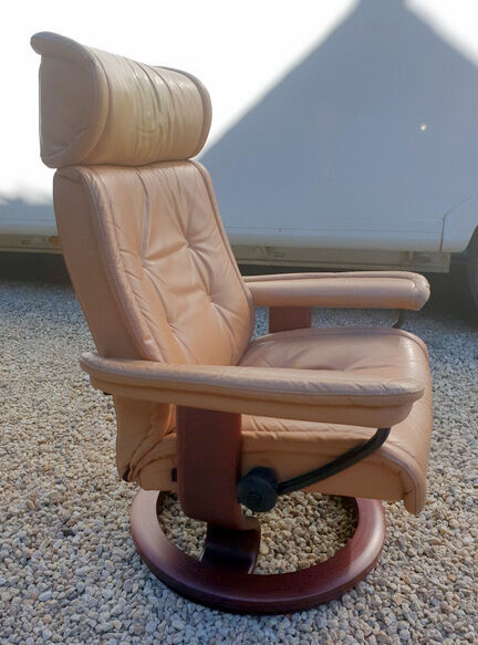 Pair of vintage original ekornes stressless armchairs with stool
