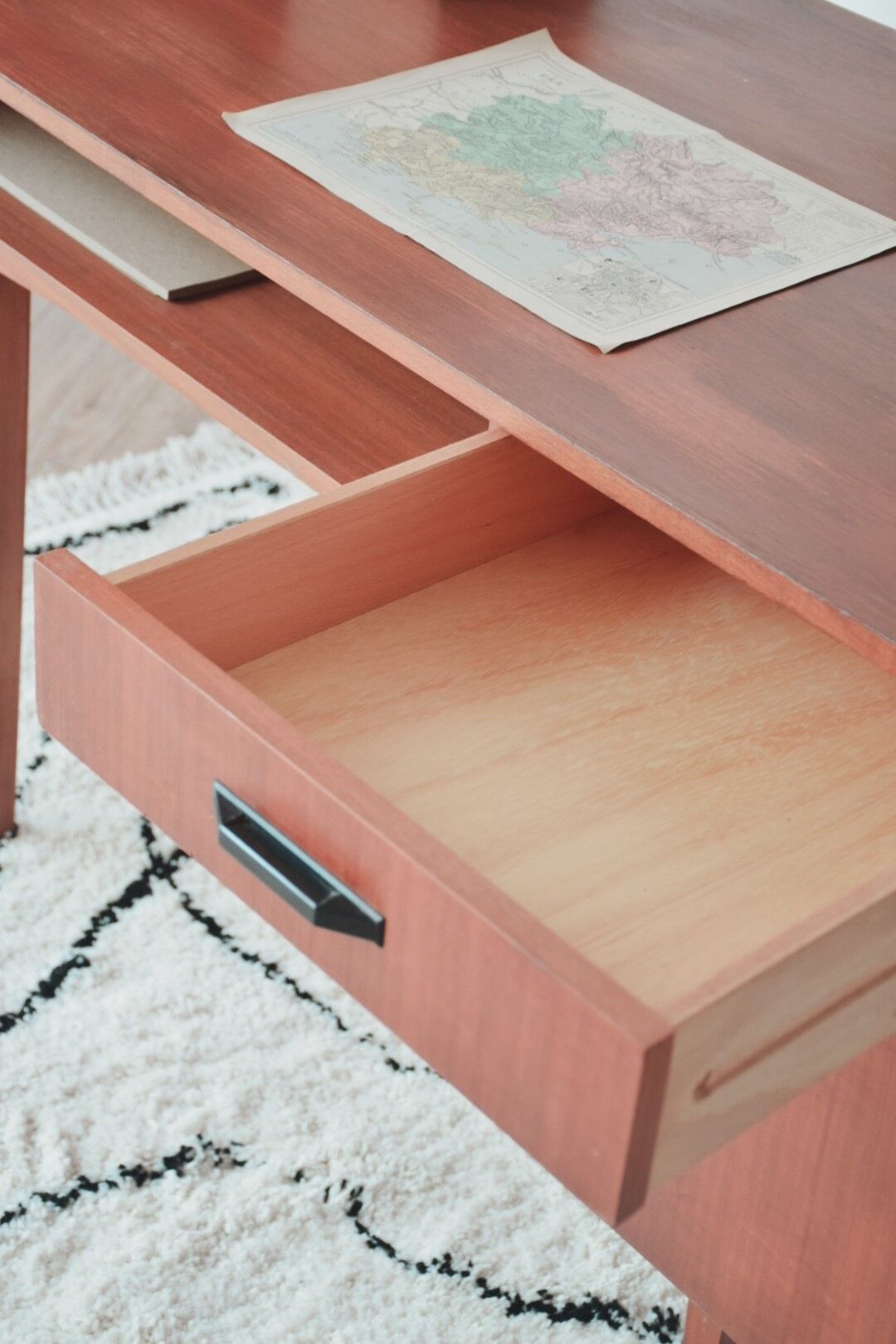 Bureau scandinave en teck années 50 / 60