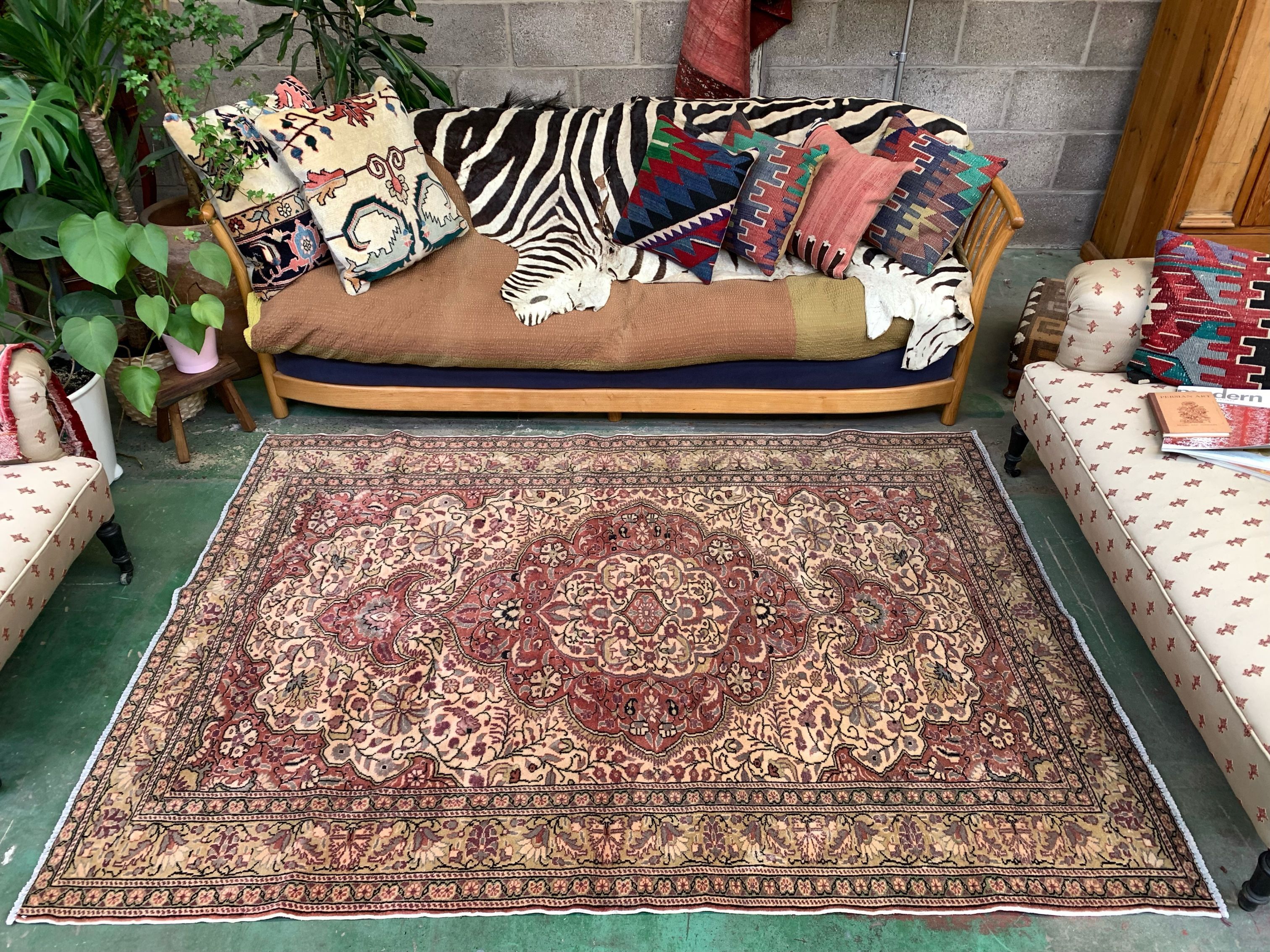 Vintage turkish rug 211x147 cm