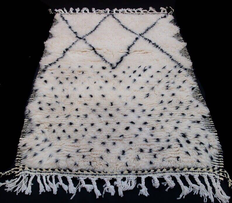 Authentic handmade pure wool rug in black and white, size 1.5/2.5 m.