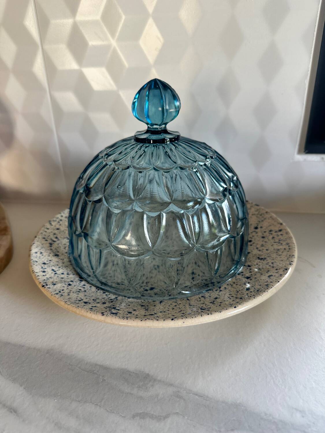Sublime cloche de verre vintage bleu