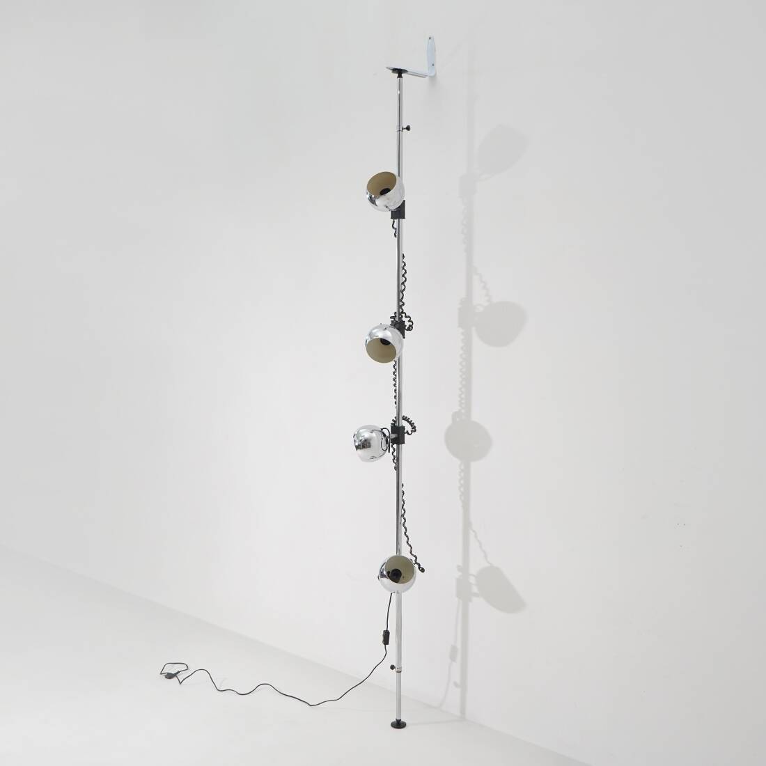 Lampe de sol chrome allant du sol au plafond, années 1970