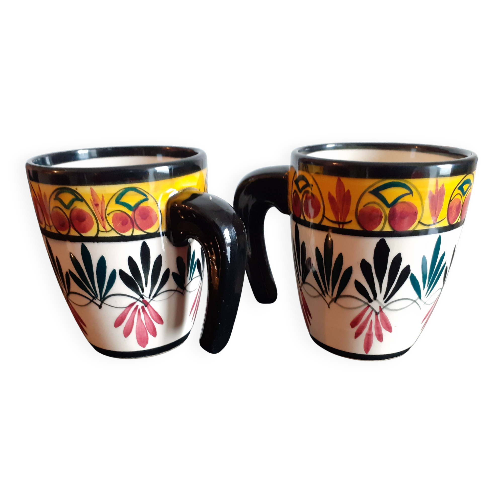 Saint Jean de Bretagne / Paire de mugs en faience