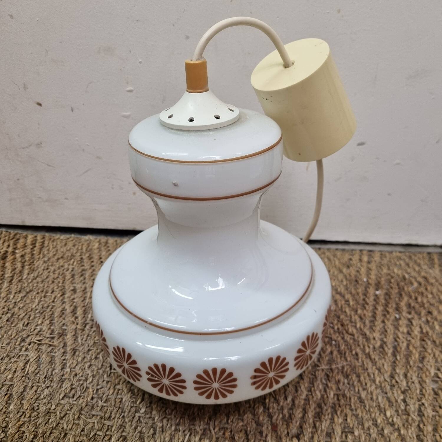 Suspension opaline de 1970