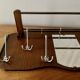 Ancien grand portemanteau en bois avec miroir et porte-chapeau