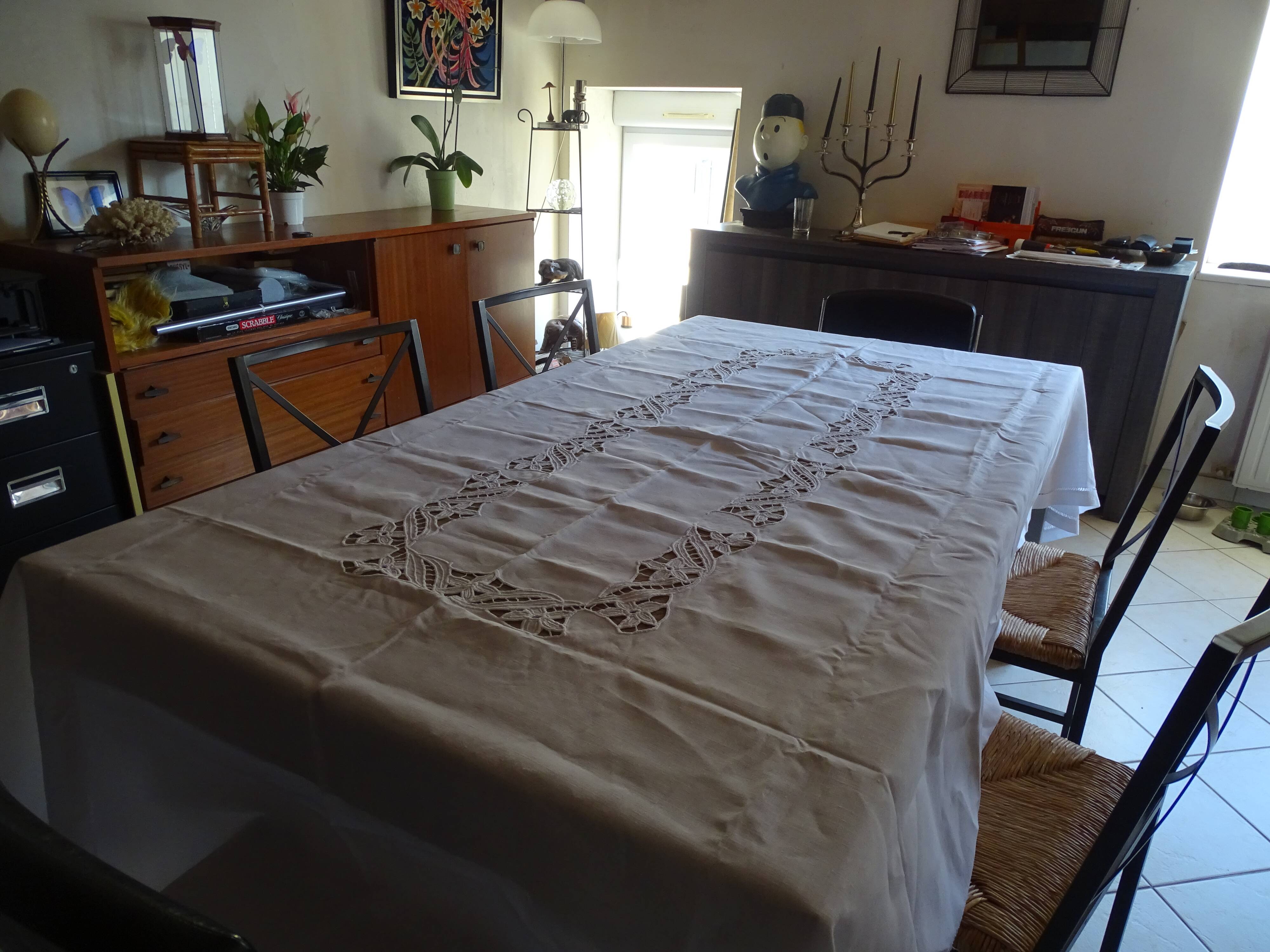 Openwork tablecloth 260 x 155 embroidery flowers old