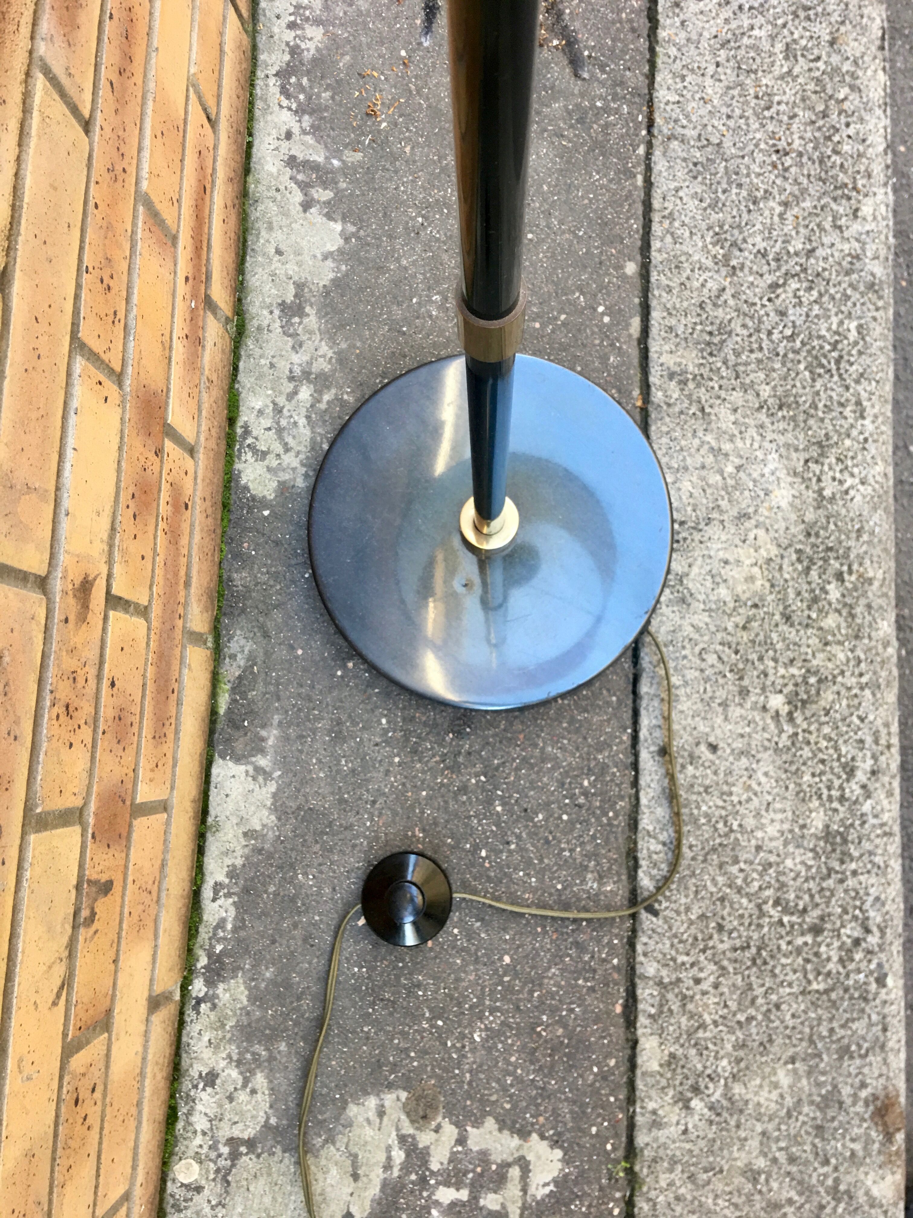 70s lamppost with Houlès fabric blinds