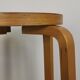 Tabourets en bois lamellé