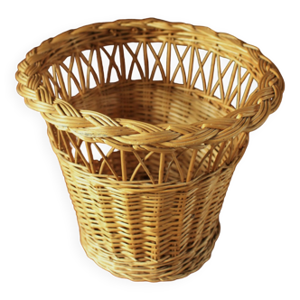 Small round basket high wicker basketry
