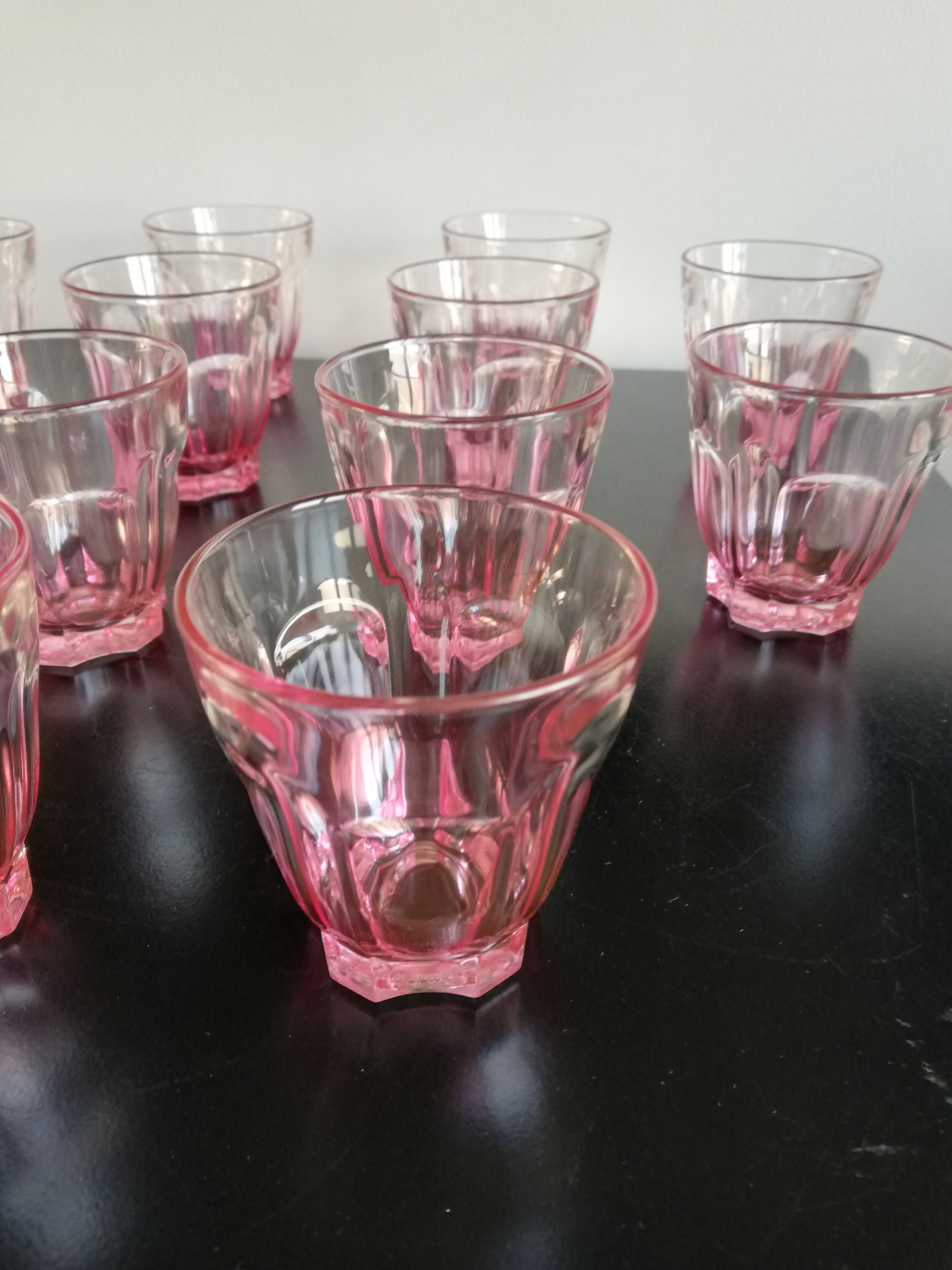 Ensemble de 12 verres rose translucides Arcoroc