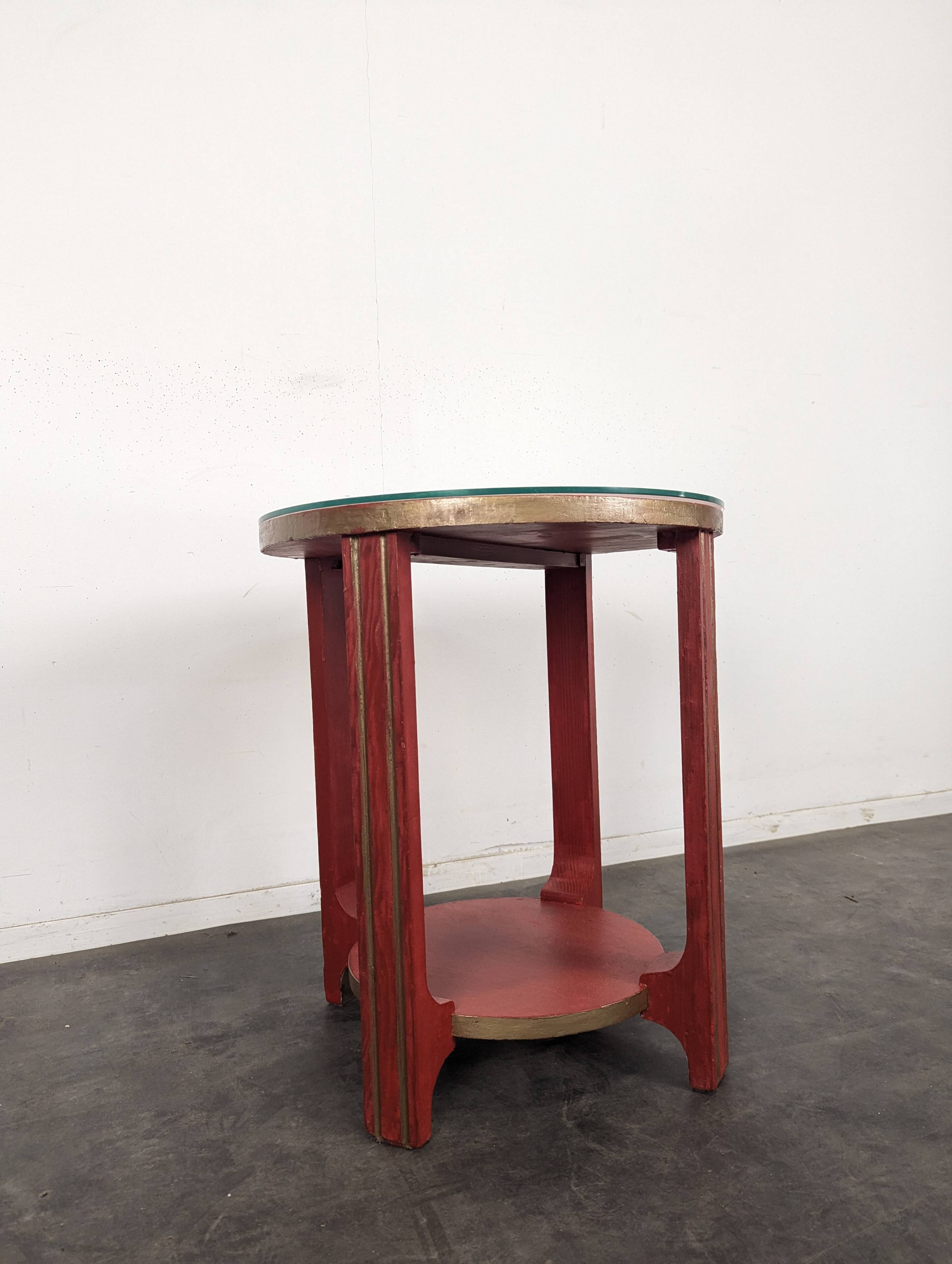 Guéridon Art Déco laqué rouge plateau verre