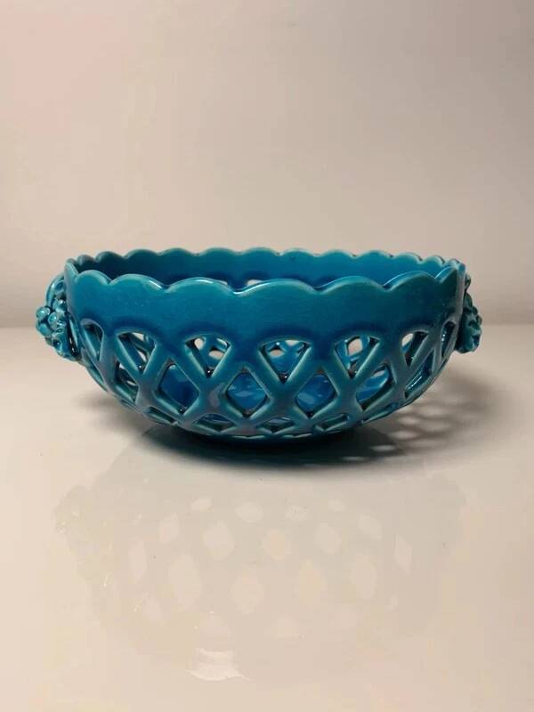 Turquoise cup woven by Émile Tessier in Malicorne.