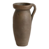 Earthen vase