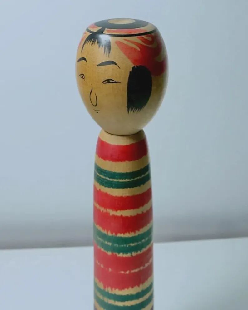 Vintage Japanese Kokeshi doll Naruko signed - Antique turned wood figurine craftsmanship Japan - Collectible item from the Showa period (1926–1989)