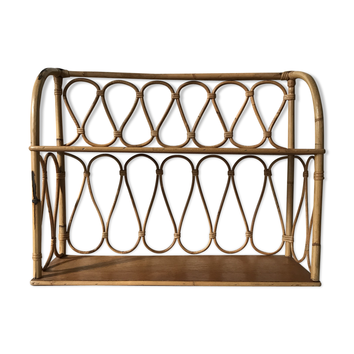 Shelf rattan
