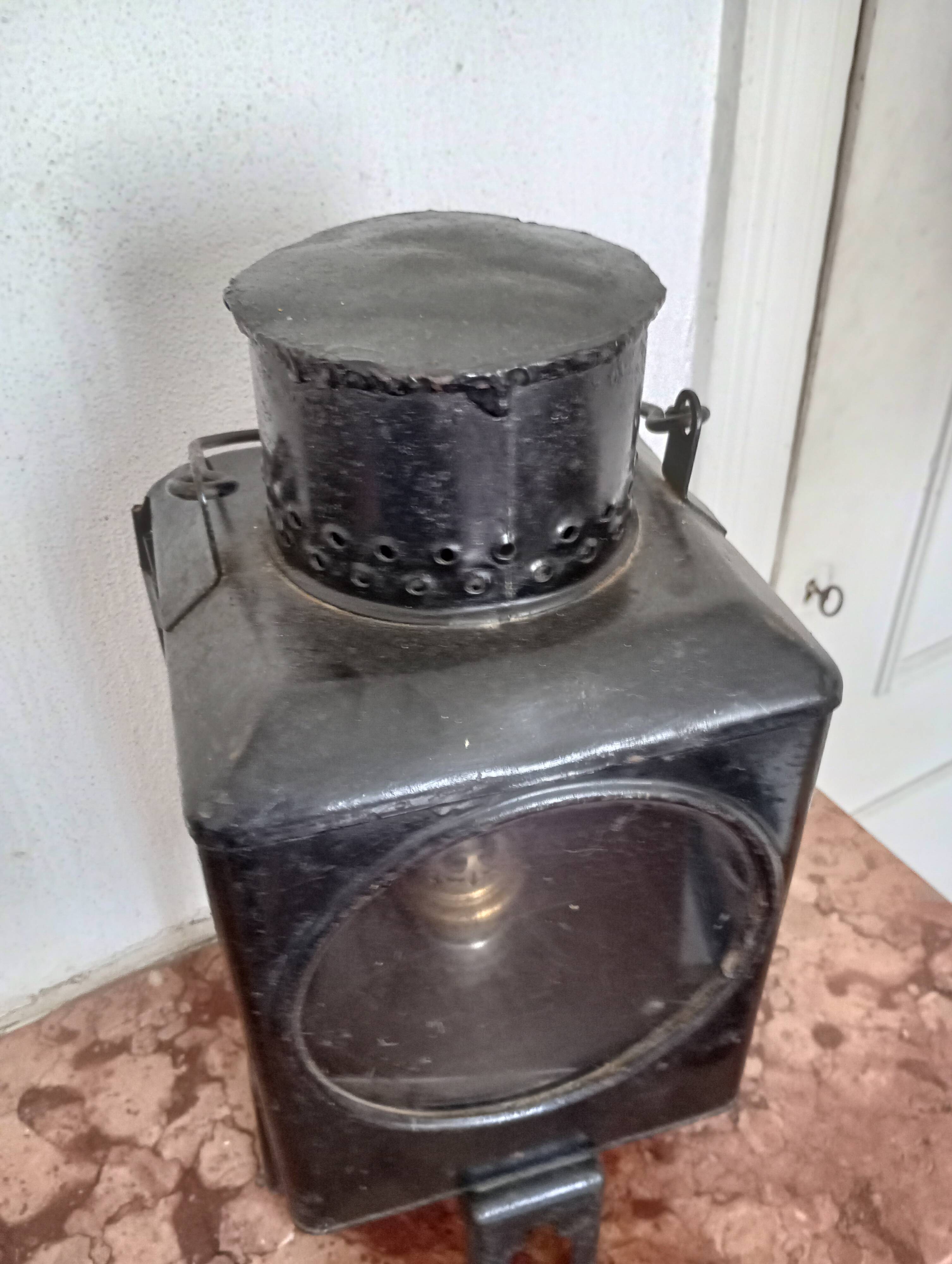 Ancienne lanterne SNCF allemande.