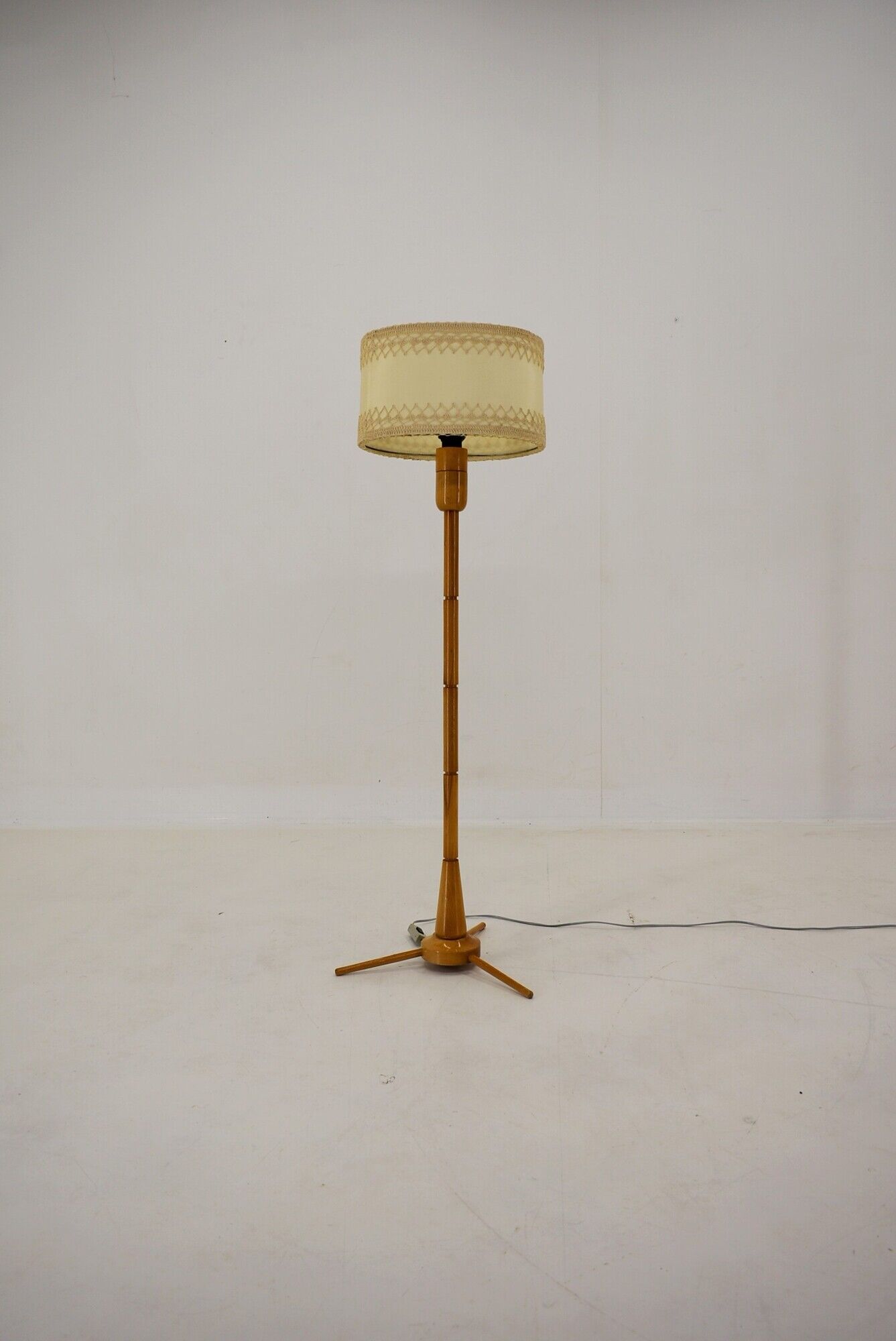 Mid-Century Wooden Floor Lamp by Uluv, 1950s / Czechoslovakia