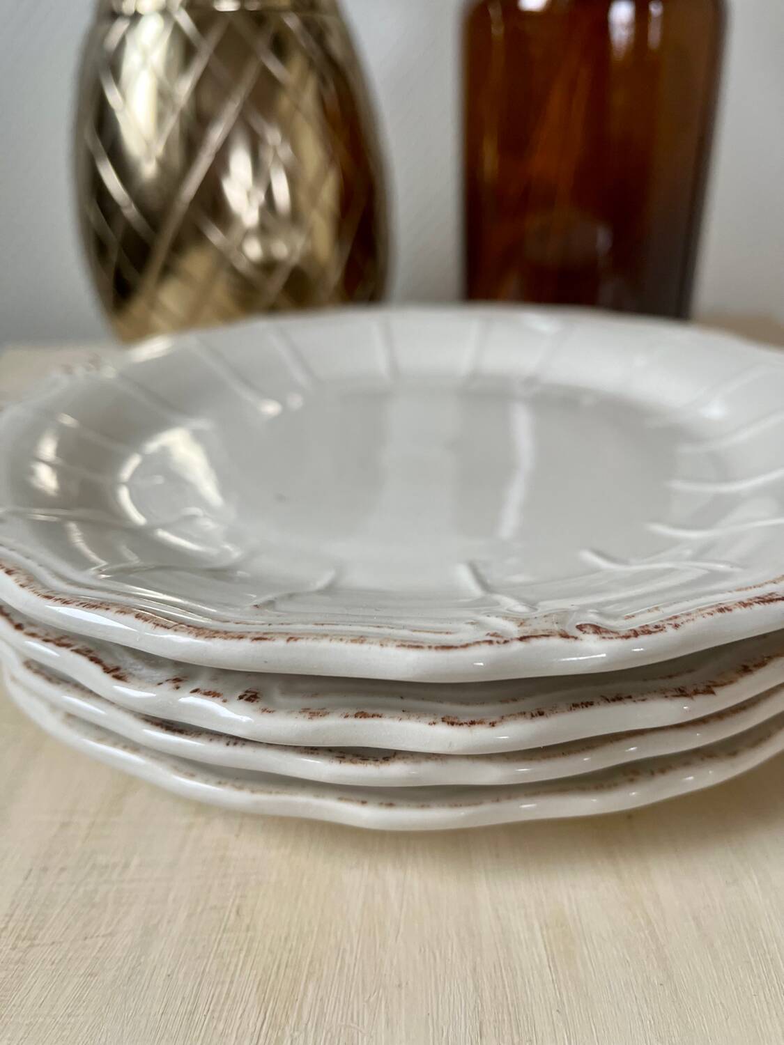 Set of 4 white porcelain dessert plates