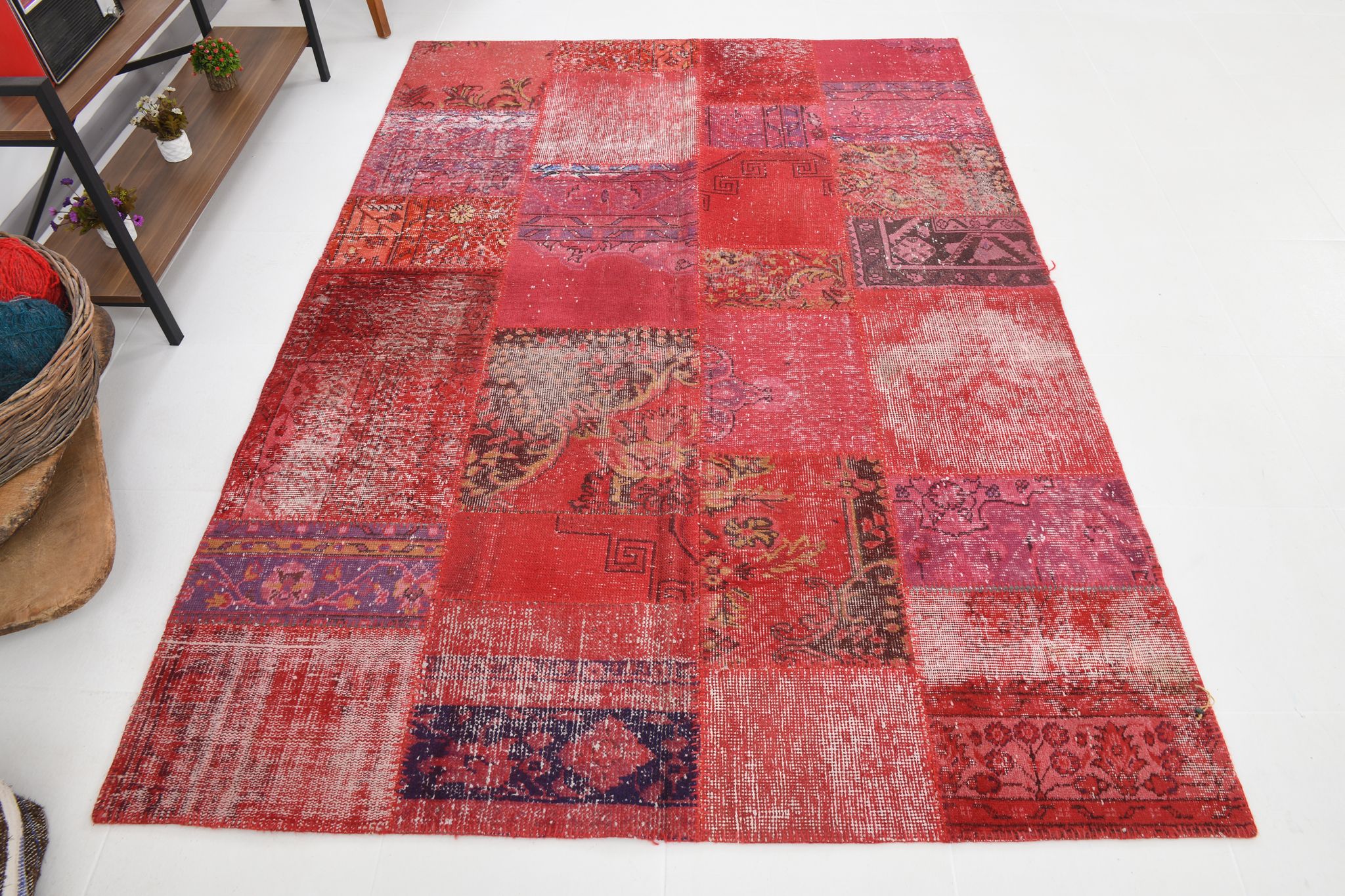 5x8 red tones turkiah rug 169x240cm