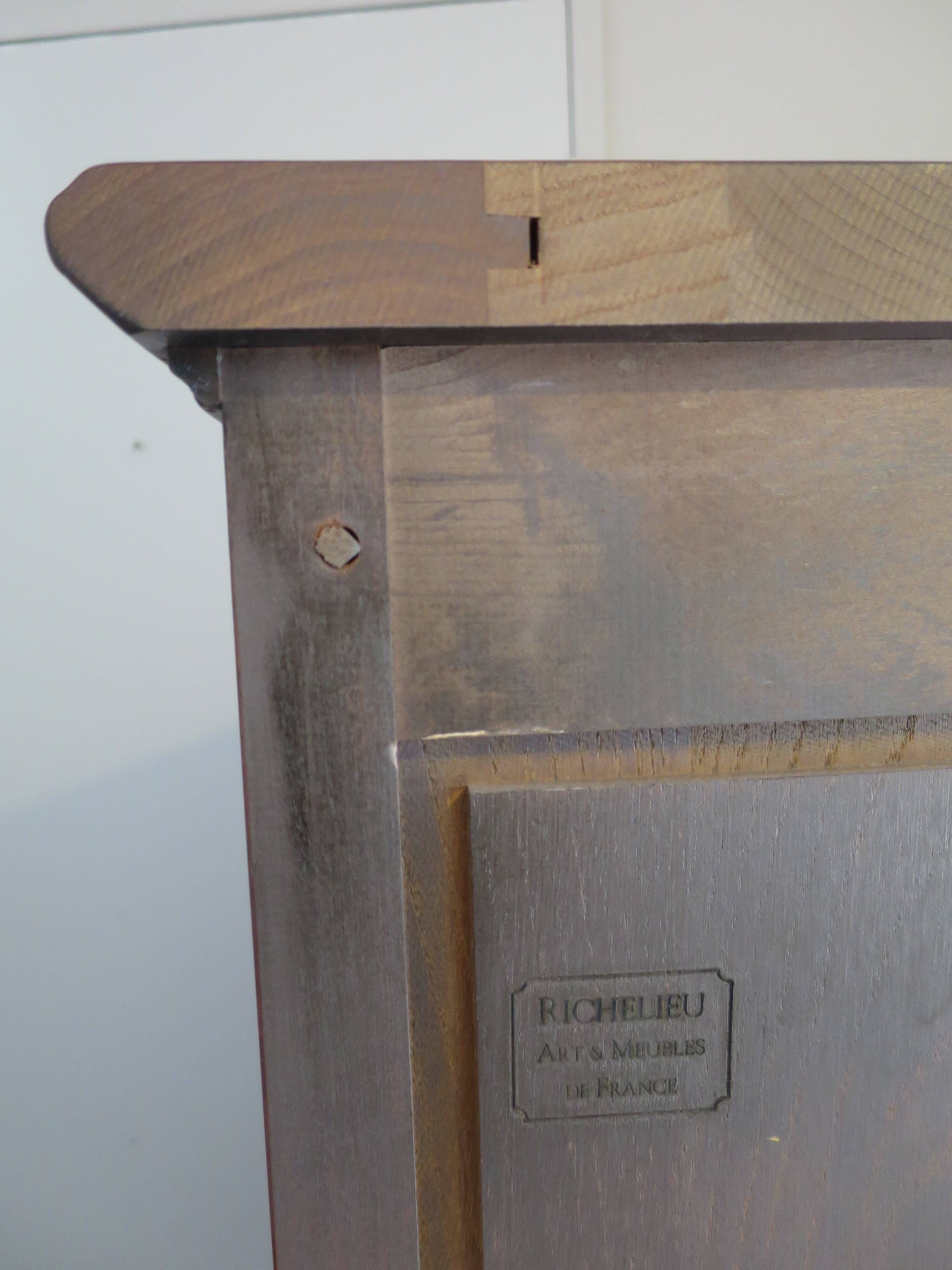 Corner bookshelf - Pentagon shape - Solid wood - 1980s - Richelieu