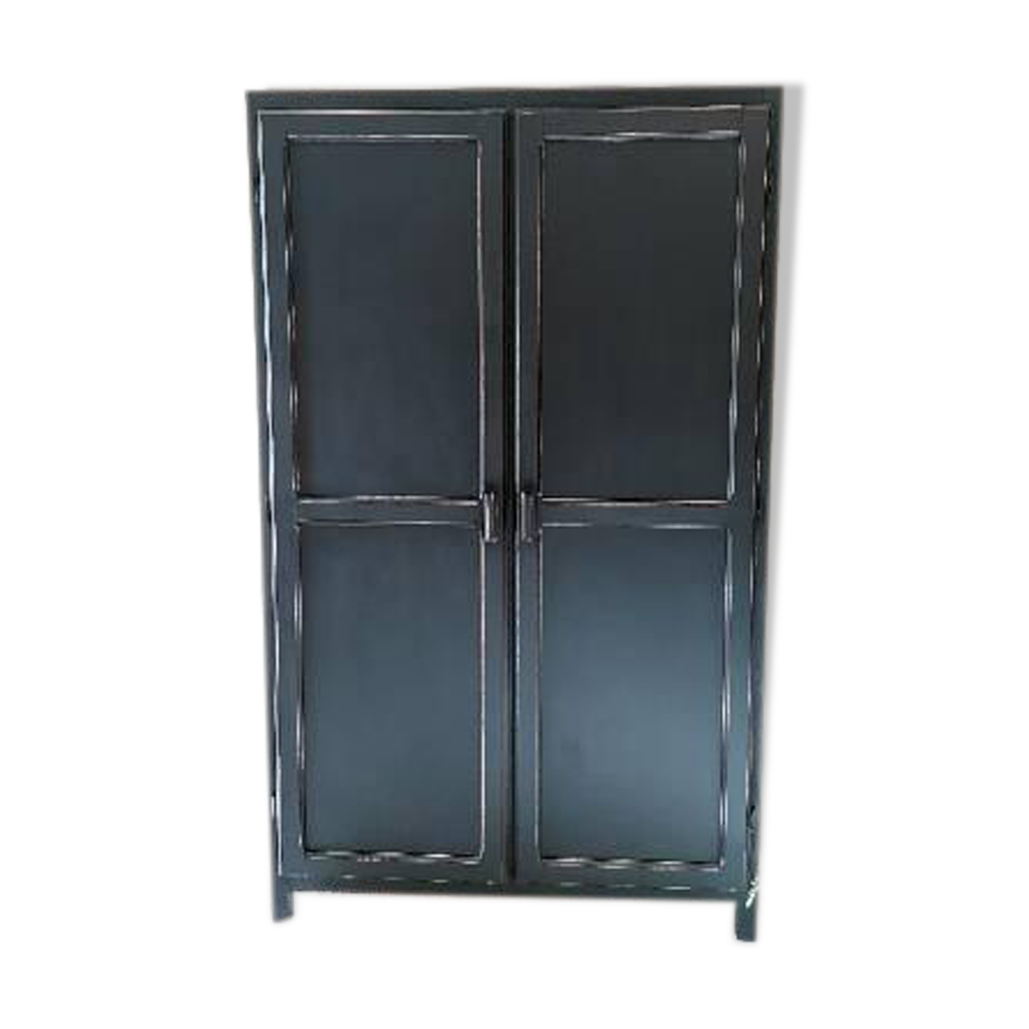 Armoire parisienne
