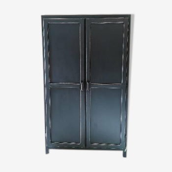 Armoire parisienne