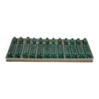 12 green ceramic horse pattern knife holders