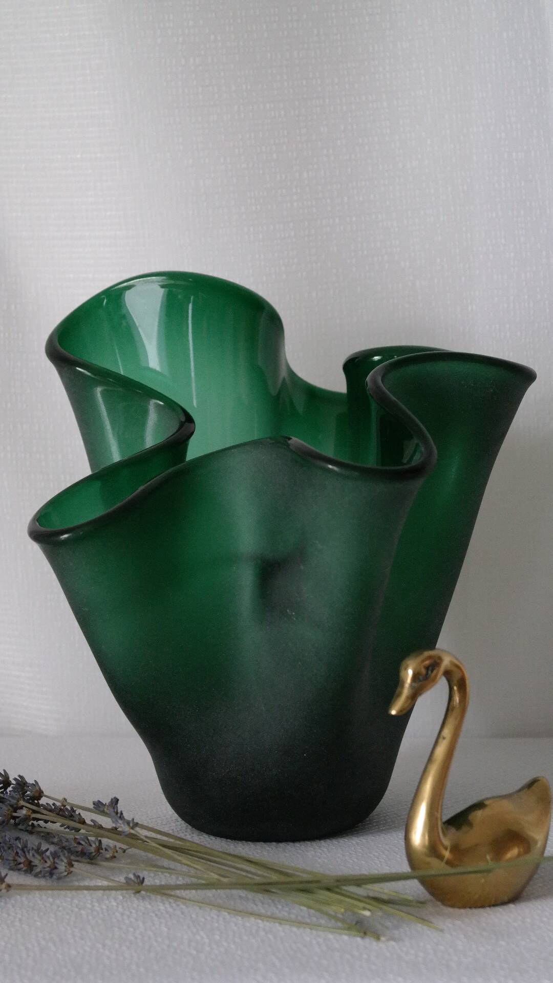 Vintage Italian blown glass handkerchief vase