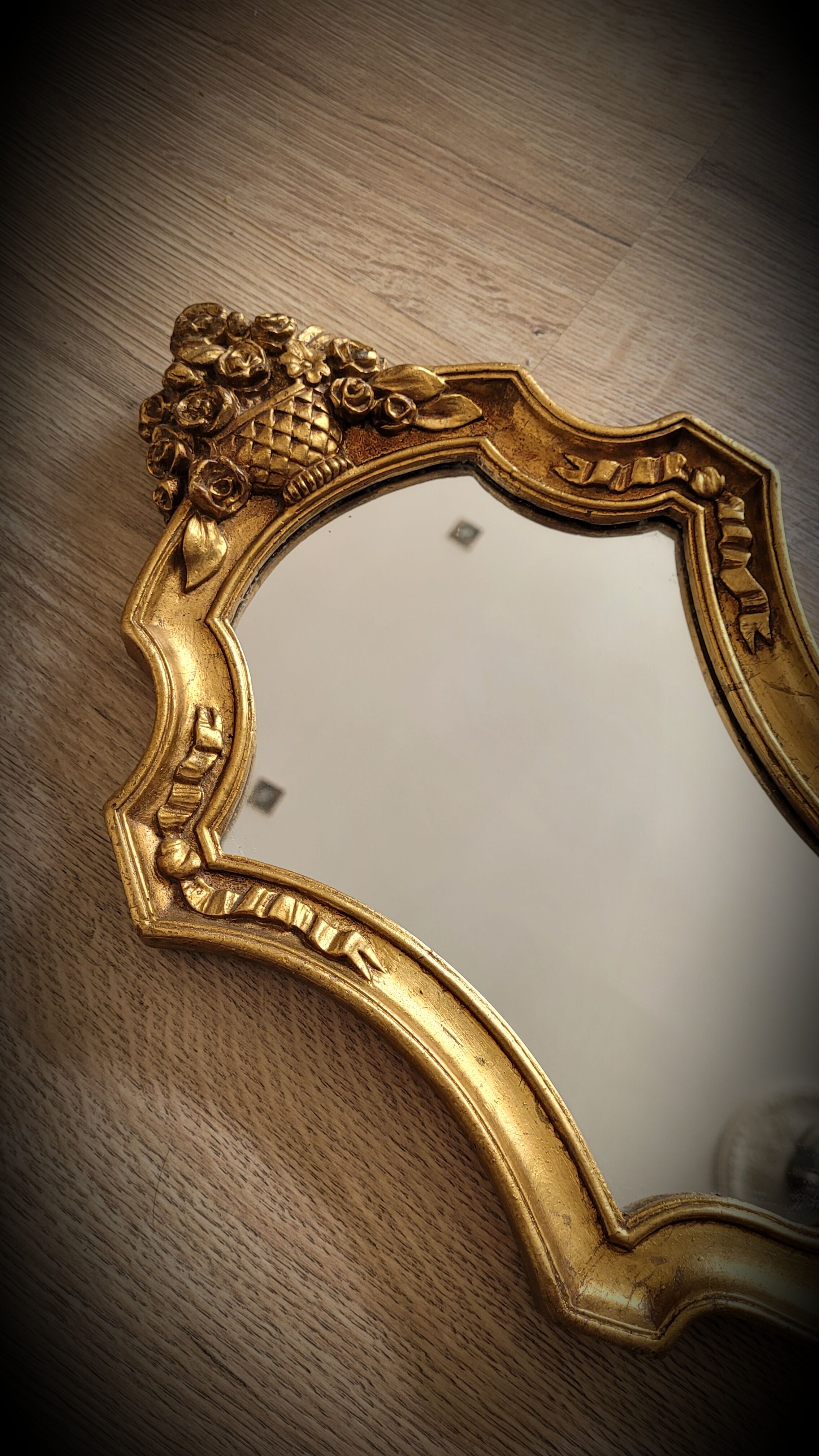 Golden mirror vase flowers 36x23