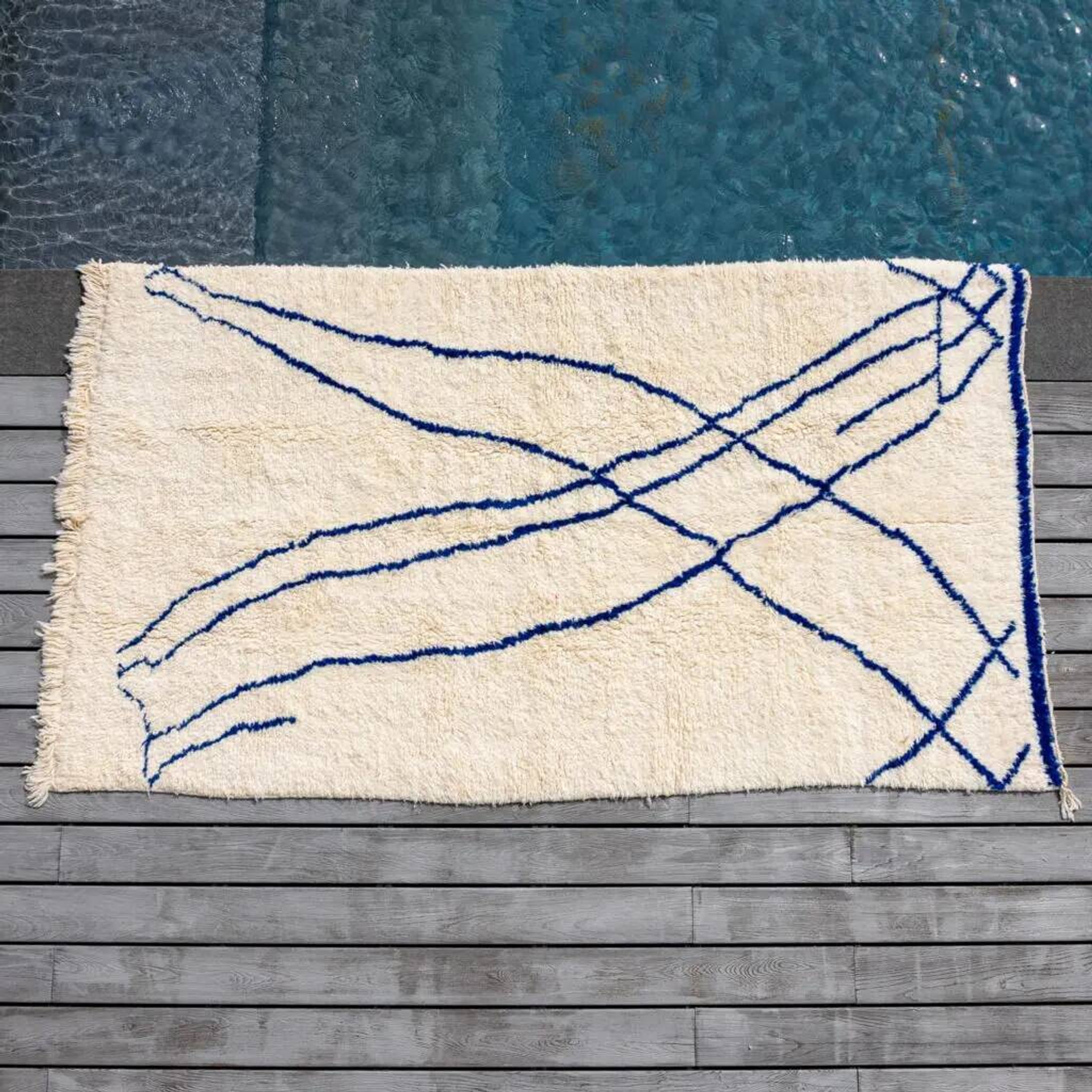 Tapis berbère Beni Ouarain blanc bleu