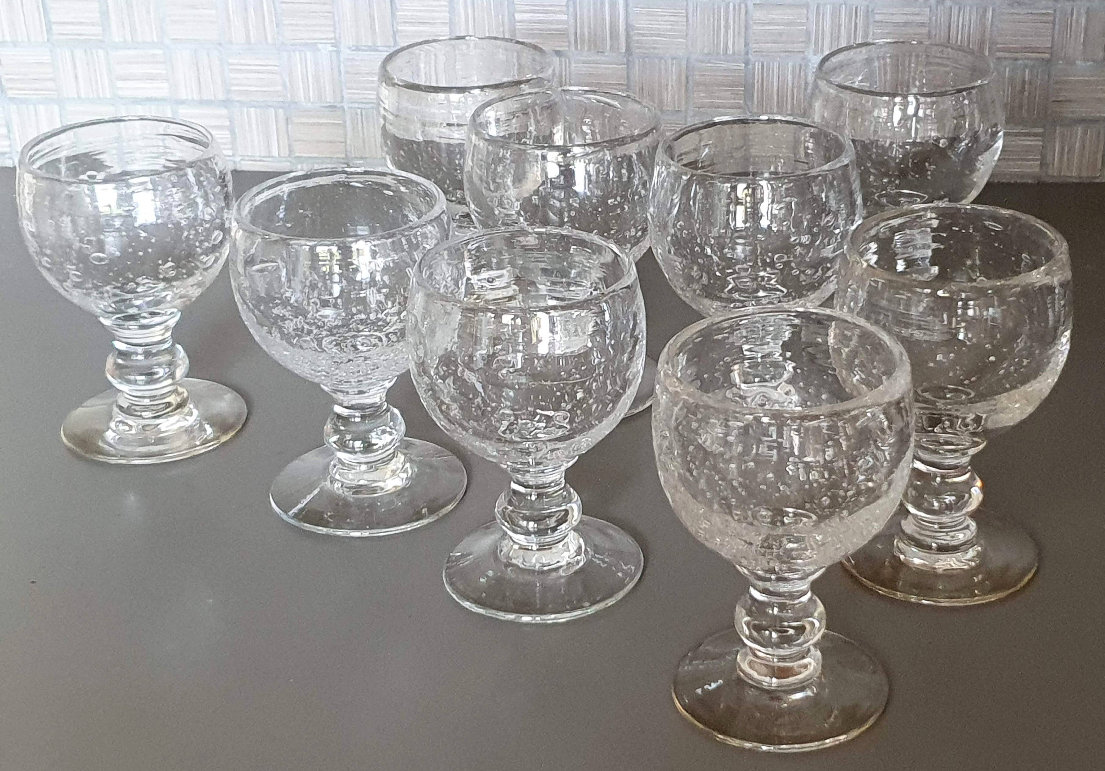 White bubbled glasses